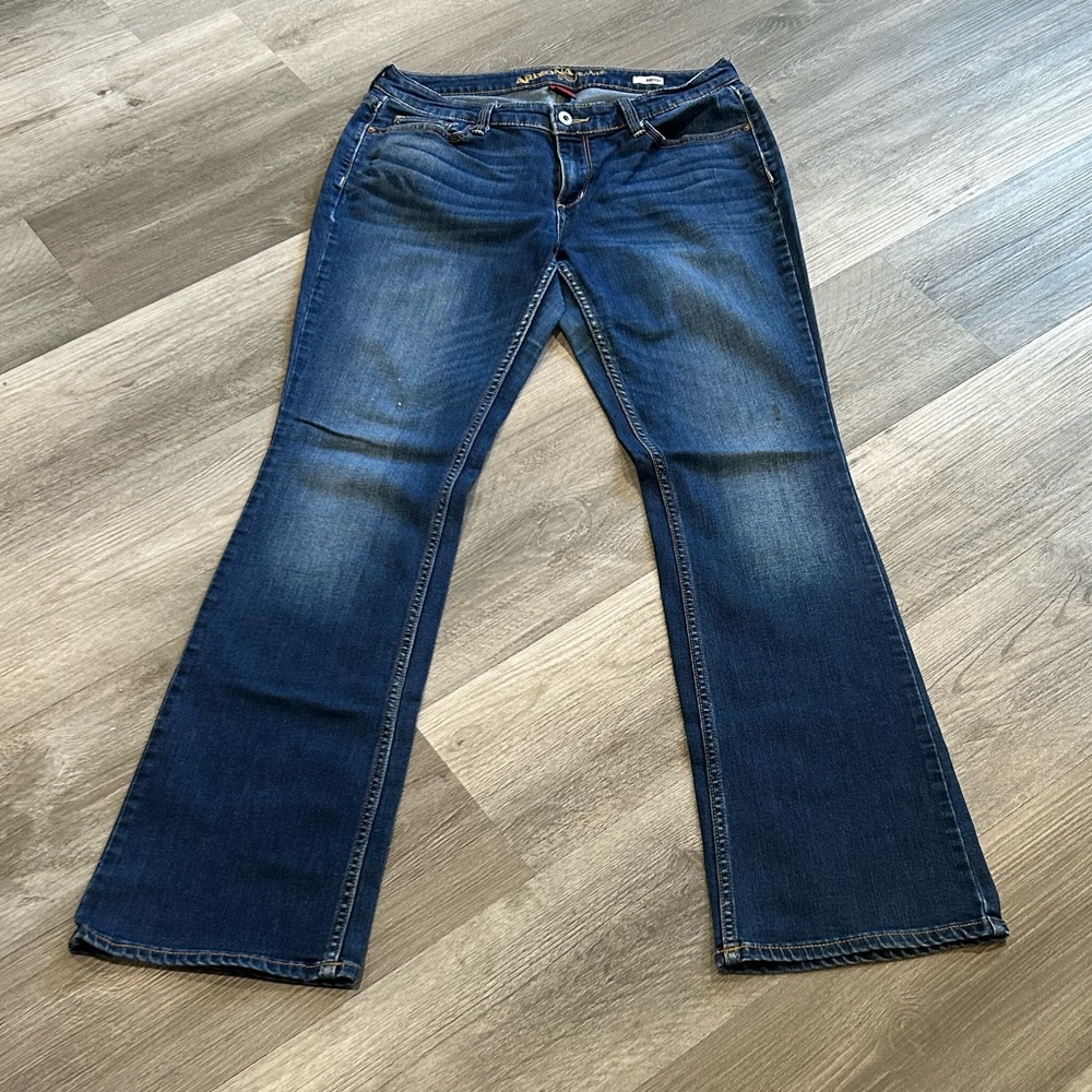 Arizona Jean Co. Bootcut 11 Average Jeans